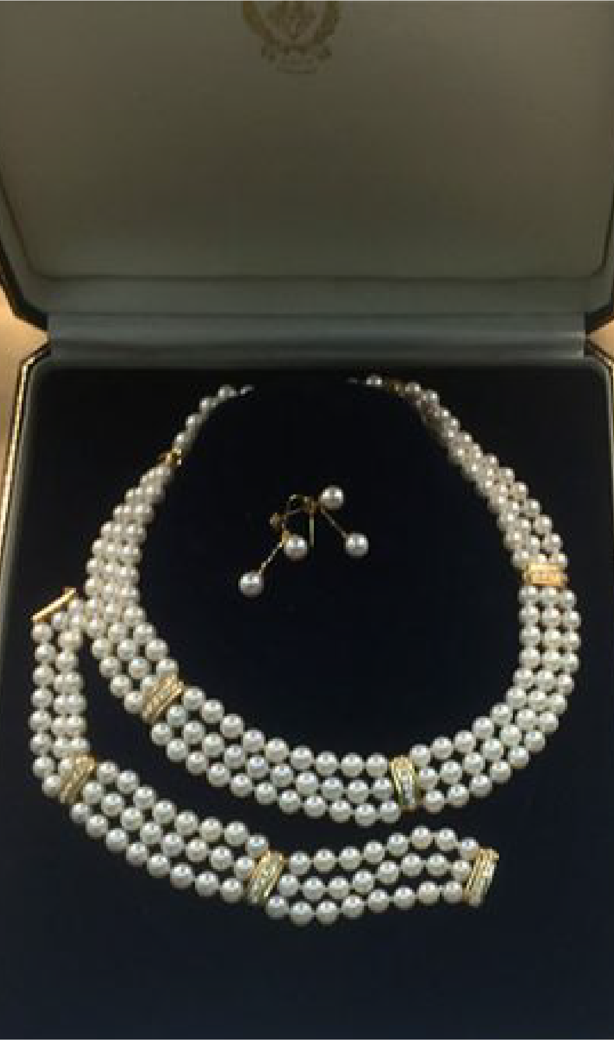 Roberts Jewellers – We Buy and Sell Gold, Diamonds, Pearls, Charms ...